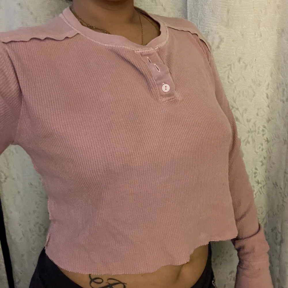 Long sleeve cropped ribbed tee from target. Used a few times